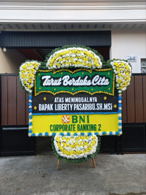 Papan Bunga Duka di Enggal